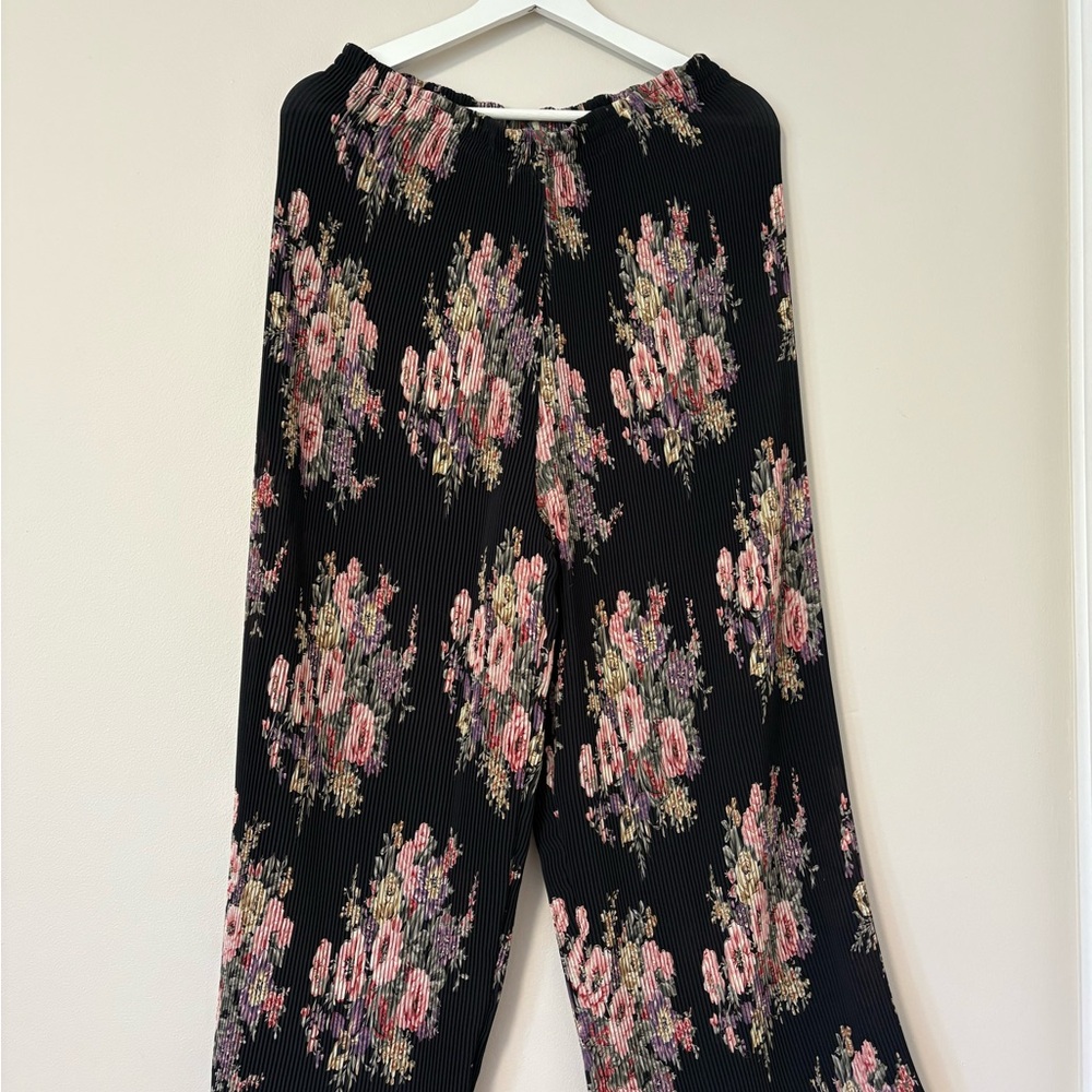 Vintage Express Black and Pink Floral Accordian Pleat Wide Leg Pants